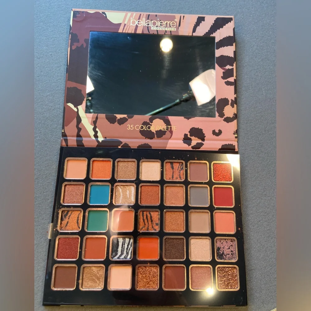 NWT, Bella Pierre Cosmetics, Eyeshadow Palette, 35 colors, Safari‎